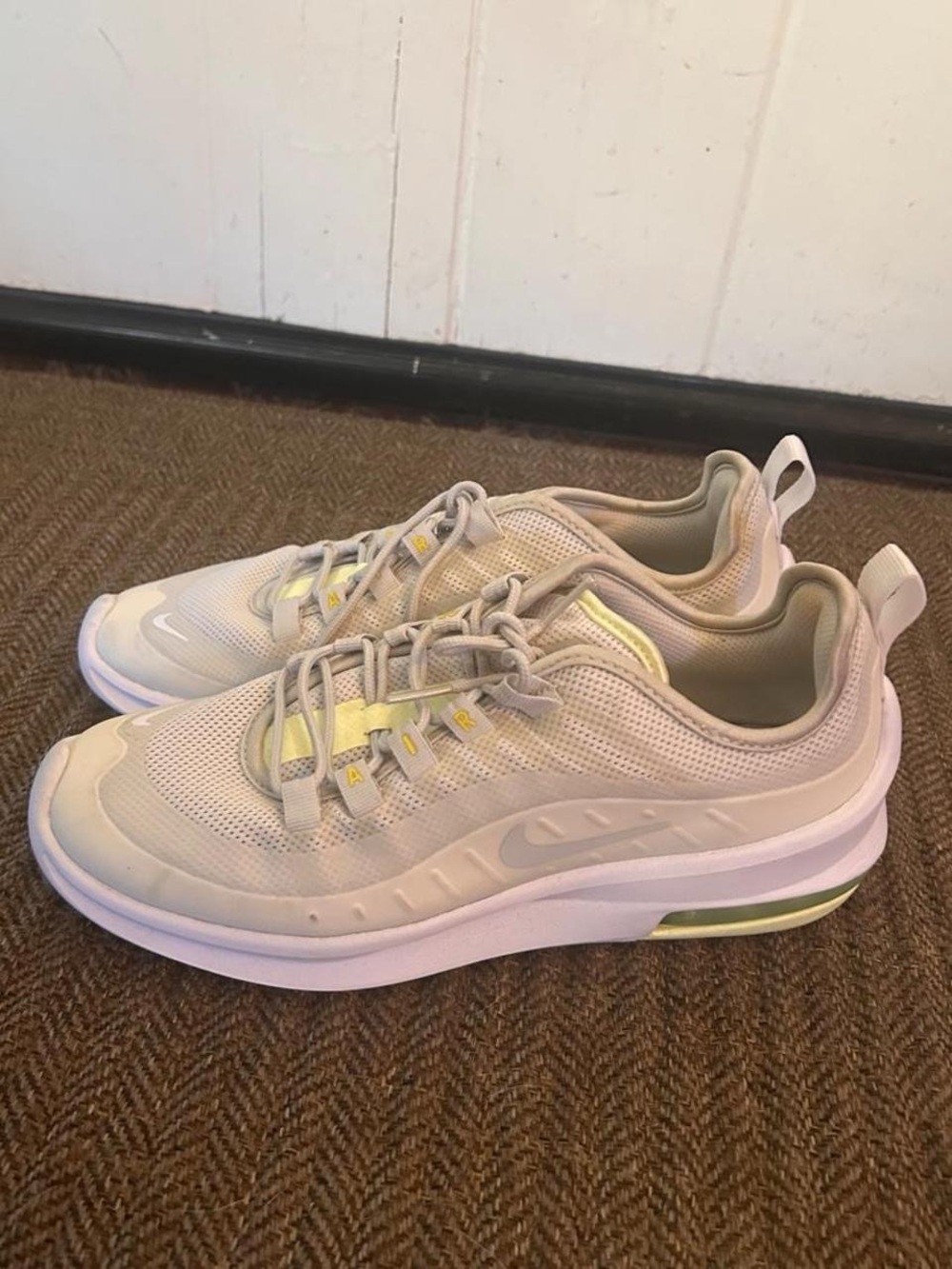Womens Nike Air Max Axis